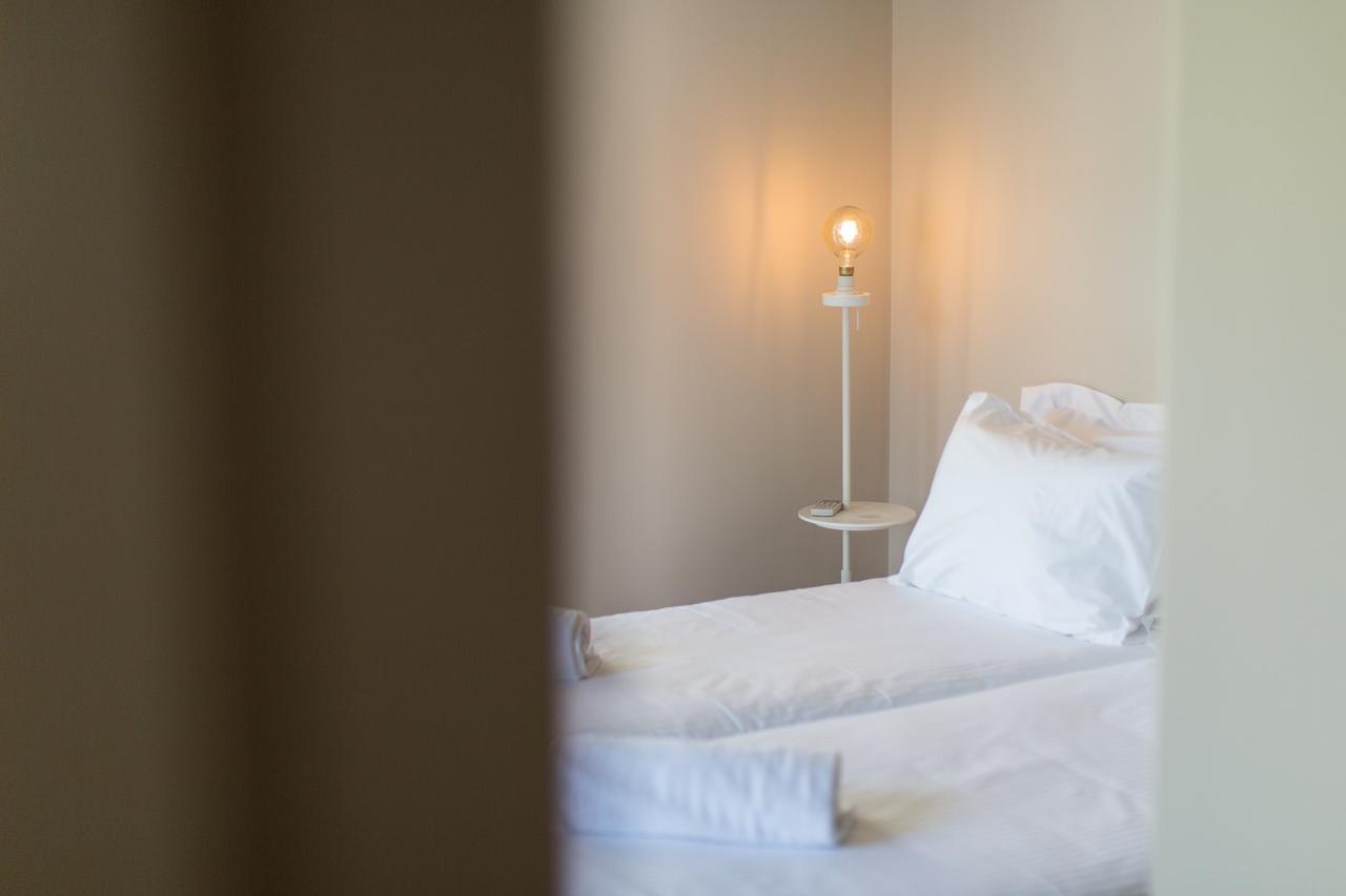 Aba Junior Apartment Veikou Street アテネ エクステリア 写真